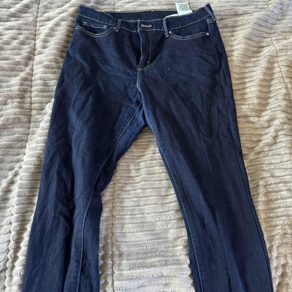 Dark blue women’s Levi’s - Picture 2 of 3
